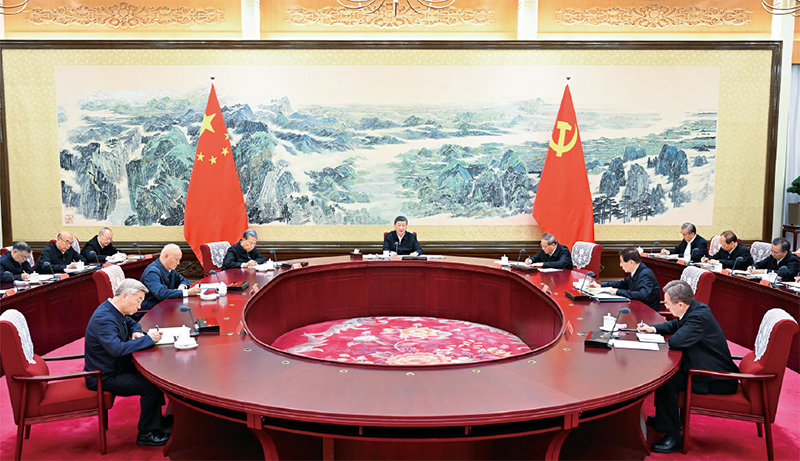 2025年12月25日至26日，中共中央政治局召开民主生涯会，中共中央总书记习近平主持会议并颁发沉要讲话。